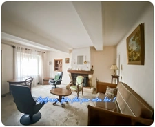 ENSEMBLE IMMOBILIER COMPRENANT  2 MAISONS DE VILLAGE SUR TERRAIN DE 2285 m²