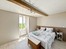 Maison à vendre LA CLAYETTE (71) 187m², 6 pièces, 3 chambres, dépendances, terrain 8751 m²