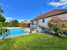  LA CLAYETTE (71) Maison à vendre,150 m², 8 pièces, 5 chambres, piscine sur terrain de 771 m²
