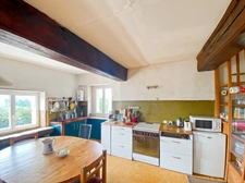 À Vendre – Maison en Pierre, 130 m², 3 chambres avec Dépendance et Terrain – Proche Saint-Pierre-le-Vieux