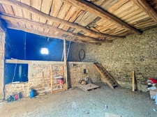 À Vendre – Maison en Pierre, 130 m², 3 chambres avec Dépendance et Terrain – Proche Saint-Pierre-le-Vieux