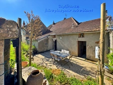 Maison à vendre VAUBAN (71), 5 pièces, 150 m², 3 chambres, dépendances, terrain 1860 m²