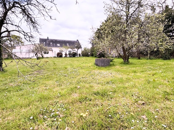 Maison 208m² - 6 Chambres - DEPENDANCES - TERRAIN 2100m²