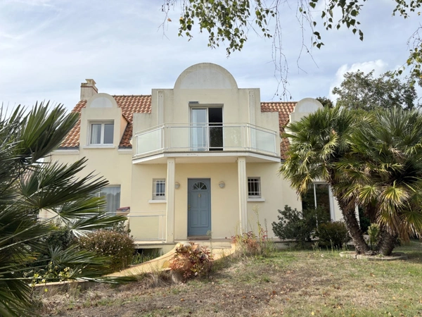 Maison spacieuse dans un quartier résidentiel!