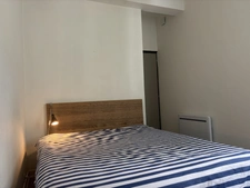LA BAULE LES PINS, APPARTEMENT 2 CHAMBRES - TOUT A PIED COMMERCES / PLAGE - SANS TRAVAUX