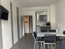 LA BAULE LES PINS, APPARTEMENT 2 CHAMBRES - TOUT A PIED COMMERCES / PLAGE - SANS TRAVAUX