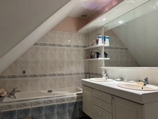 Maison spacieuse dans un quartier résidentiel!