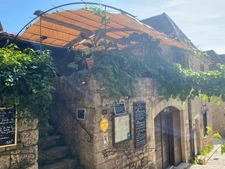 À VENDRE – Fonds de commerce - RESTAURANT – Saint-Cirq-Lapopie