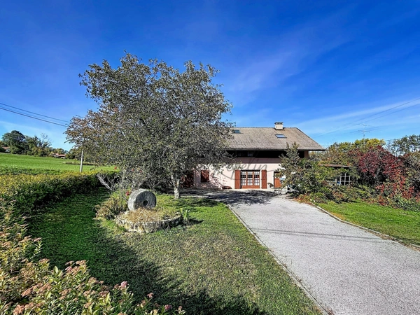 Maison à vendre 9 pièces  (74)