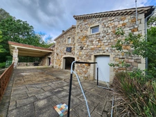 💎 Propriété d'Exception à Banne : Le Luxe au Cœur de l'Ardèche Sauvage