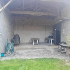 Maison ancienne rénovée avec dépendances et jardin clos sans vis-à-vis