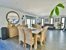  PIETROSELLA (Corse) : A vendre villa contemporaine de type T5 pièces, grande terrasse, vue dégagée, plage à 5 minutes
