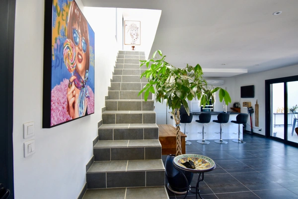  PIETROSELLA (Corse) : A vendre villa contemporaine de type T5 pièces, grande terrasse, vue dégagée, plage à 5 minutes