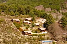 Dpt Corse (20), à vendre EVISA, propriété avec six chalets en bois, terrasse vue panoramique, piscine, parking