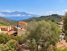 Osani (Corse) : A vendre, maison en pierre, avec deux appartements T3 indépendants, à 3Km de la plage