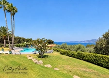 PIETROSELLA (Corse) A vendre : Villa 7 pièces avec piscine, parc paysager, studio independant, garage, superbe vue mer