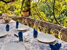 GUAGNO (Corse) : A vendre, maison en pierres avec dépendance, jardin, vue dégagée