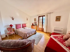 ECCICA-SUARELLA (Corse) : Maison T4, grand garage, caseddu indépendant, terrain piscinable, vue dégagée