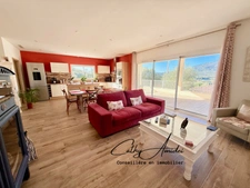 VIGGIANELLO (Corse) : Villa type T3 + appartement T2, grande terrasse, garage fermé et vaste atelier, proche plages et centre-ville
