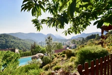 Dpt Corse (20), à vendre EVISA, propriété avec six chalets en bois, terrasse vue panoramique, piscine, parking
