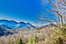EVISA (CORSE) A VENDRE : Ensemble immobilier touristique : bâtiment gîte-hôtel/restaurant + 6 chalets avec piscine