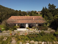 SAGONE (Corse) : Propriete à vendre, maison T4 + dépendance avec 2 appartements T1, sur terrain plat de 5000m2