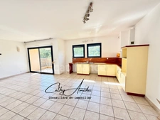 AJACCIO : A vendre Appartement T3 de 71m2, dernier étage avec terrasse et vue dégagée