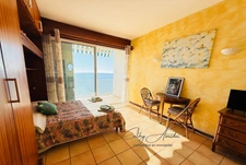 OLMETO-PLAGE (CORSE) : A vendre Studio en front de mer, terrasse, dernier étage, accès direct à la plage