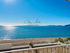 OLMETO-PLAGE (CORSE) : A vendre Studio en bord de mer, terrasse, dernier étage, accès direct à la plage
