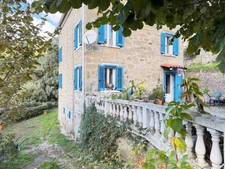 GUAGNO (Corse) : A vendre, maison en pierres avec dépendance, jardin, vue dégagée