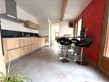 Maison de charme 180 m² à Combronde – Rénovée, spacieuse et prête à vivre !