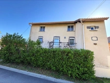 Maison de caractère entièrement rénovée avec grange de 115 m², terrasse et bain nordique à Jozerand