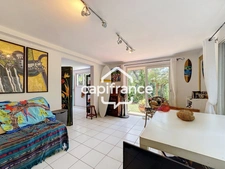 Magnifique villa à vendre 6 pièces, avec piscine dans un secteur très recherché à LE GOSIER (971)