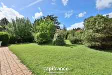 CHARBONNIERES LES BAINS - Maison de 77m² + sous-sol de 77m² édifiée sur une parcelle de 800m²