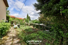 CHARBONNIERES LES BAINS - Maison de 77m² + sous-sol de 77m² édifiée sur une parcelle de 800m²