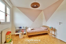 Tassin la demi lune - 4-room apartment of 101m² with 18m² terrace with 43m² garage and parking space