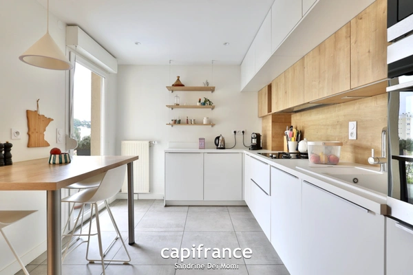 Tassin la demi lune - Appartement T4 de 101m² avec terrasse de 18m² avec garage de 43m² et place de stationnement