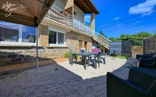 Appartement avec cour et stationnement privatif en campagne 