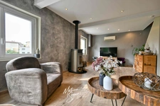 Maison de village avec jardin paysager