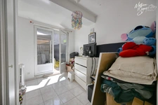 Appartement avec cour et stationnement privatif en campagne 