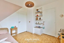 Tassin la demi lune - 4-room apartment of 101m² with 18m² terrace with 43m² garage and parking space