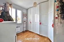 Maison 8 pièces TASSIN LE BOURG (69) de 157m² avec piscine, sous sol et garage - Parcelle de 817m²