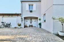 Maison 8 pièces TASSIN LE BOURG (69) de 157m² avec piscine, sous sol et garage - Parcelle de 817m²