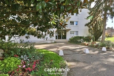 SAINTE FOY LES LYON - Bd de l'Europe- Appartement T3 de 68m² avec balcon, place de stationnement extérieure et cave 