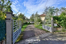  Proche Bourg de Tassin - Maison P7 de 155m² habitables (230m² au sol) 5 chambres - parcelle de 1 560m²  