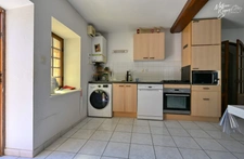 Appartement avec cour et stationnement privatif en campagne 