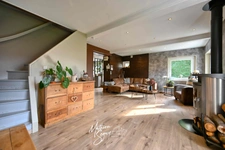 Maison de village avec jardin paysager