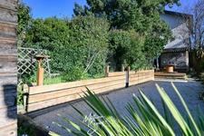 Maison de village avec jardin paysager