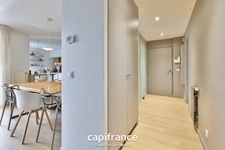 Tassin la demi lune - 4-room apartment of 101m² with 18m² terrace with 43m² garage and parking space