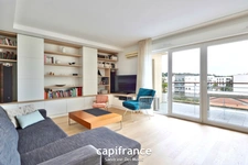 Tassin la demi lune - 4-room apartment of 101m² with 18m² terrace with 43m² garage and parking space